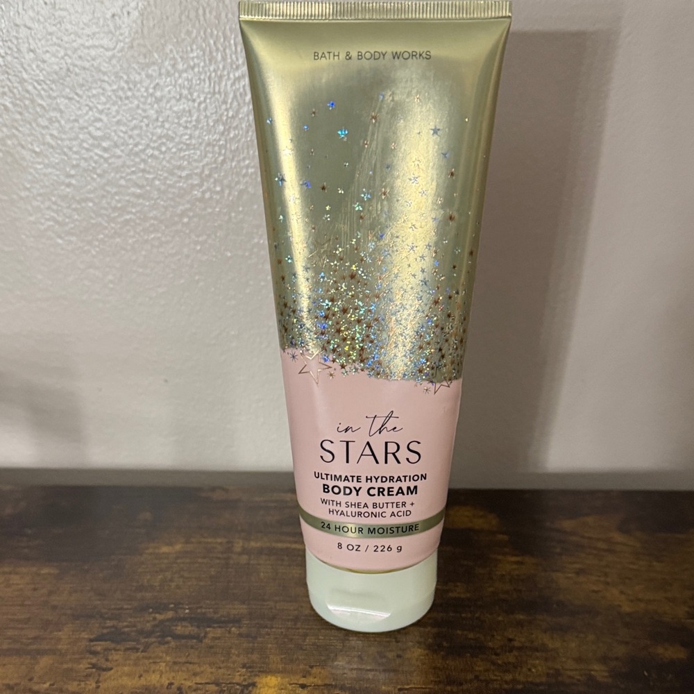 Bath & Body Works In The Stars Ultimate Hydration Body Cream - Gold and Pink